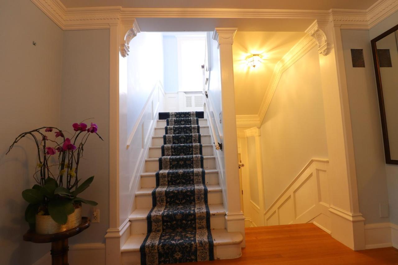 Lipton Place By Elegant Waterfront Esquimalt Εξωτερικό φωτογραφία